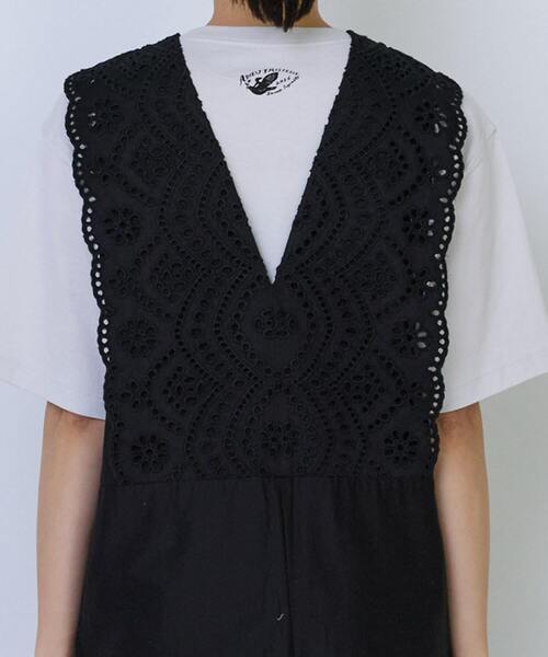 ADIEU TRISTESSE(アデュートリステス)の「カットワーク刺繍サロペット(サロペット/オーバーオール・レディース・ベージュ/ブラック・38)」の15枚目の写真