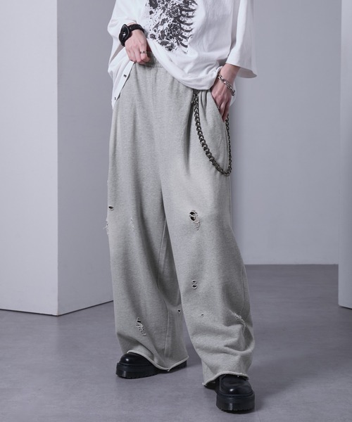 EMMA CLOTHES(エマクローズ)の「distressed sweat baggy pants/ダメージスウェットバギーパンツ【黒色コラボ】(スウェットパンツ・メンズ・ブラック/グレー・S/M)」の2枚目の写真