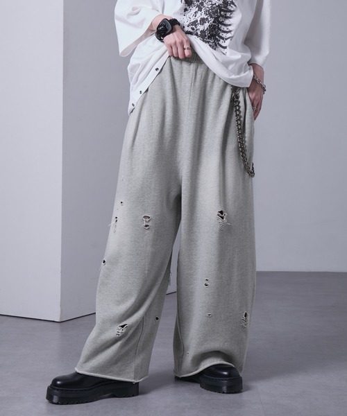 EMMA CLOTHES(エマクローズ)の「distressed sweat baggy pants/ダメージスウェットバギーパンツ【黒色コラボ】(スウェットパンツ・メンズ・ブラック/グレー・S/M)」の6枚目の写真