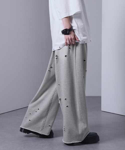 EMMA CLOTHES(エマクローズ)の「distressed sweat baggy pants/ダメージスウェットバギーパンツ【黒色コラボ】(スウェットパンツ・メンズ・ブラック/グレー・S/M)」の7枚目の写真