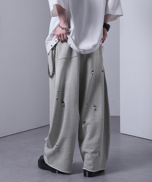 EMMA CLOTHES(エマクローズ)の「distressed sweat baggy pants/ダメージスウェットバギーパンツ【黒色コラボ】(スウェットパンツ・メンズ・ブラック/グレー・S/M)」の10枚目の写真
