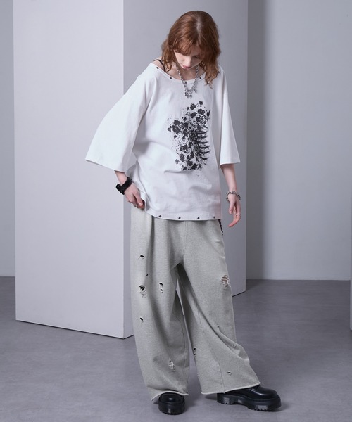 EMMA CLOTHES(エマクローズ)の「distressed sweat baggy pants/ダメージスウェットバギーパンツ【黒色コラボ】(スウェットパンツ・メンズ・ブラック/グレー・S/M)」の13枚目の写真