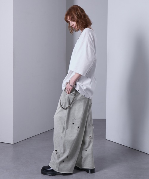 EMMA CLOTHES(エマクローズ)の「distressed sweat baggy pants/ダメージスウェットバギーパンツ【黒色コラボ】(スウェットパンツ・メンズ・ブラック/グレー・S/M)」の14枚目の写真