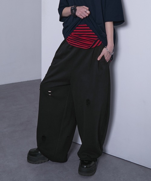 EMMA CLOTHES(エマクローズ)の「distressed sweat baggy pants/ダメージスウェットバギーパンツ【黒色コラボ】(スウェットパンツ・メンズ・ブラック/グレー・S/M)」の21枚目の写真