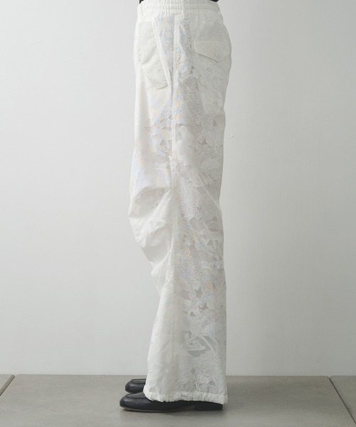 TAAKK(ターク)の「【TAAKK】別注PARACHUTE PANTS(その他パンツ・メンズ・ホワイト/ブラック・3/2)」の4枚目の写真