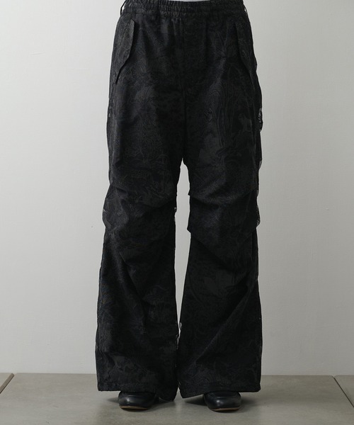 TAAKK(ターク)の「【TAAKK】別注PARACHUTE PANTS(その他パンツ・メンズ・ホワイト/ブラック・3/2)」の12枚目の写真