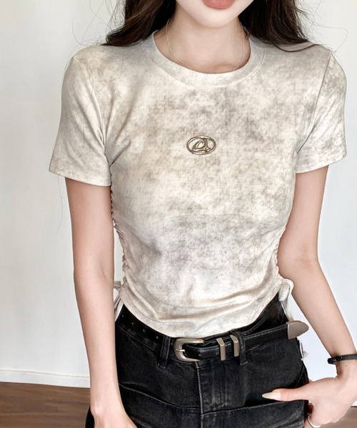Sibra(シブラ)の「きらきら 綿95%ラメサイドギャザー半袖トップス(Tシャツ/カットソー・レディース・ホワイト/ベージュ/ブラック・M)」の2枚目の写真