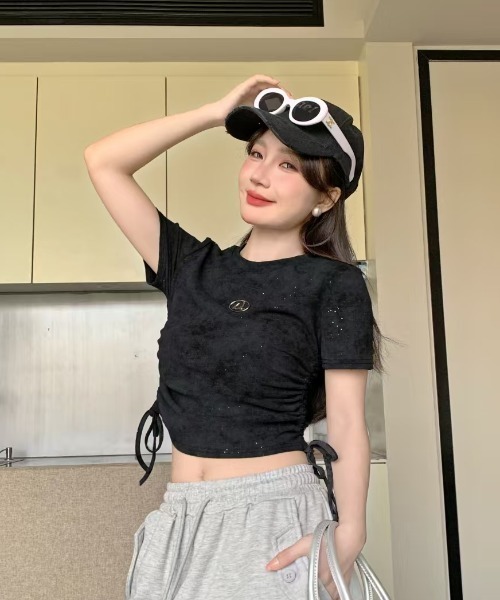 Sibra(シブラ)の「きらきら 綿95%ラメサイドギャザー半袖トップス(Tシャツ/カットソー・レディース・ホワイト/ベージュ/ブラック・M)」の8枚目の写真