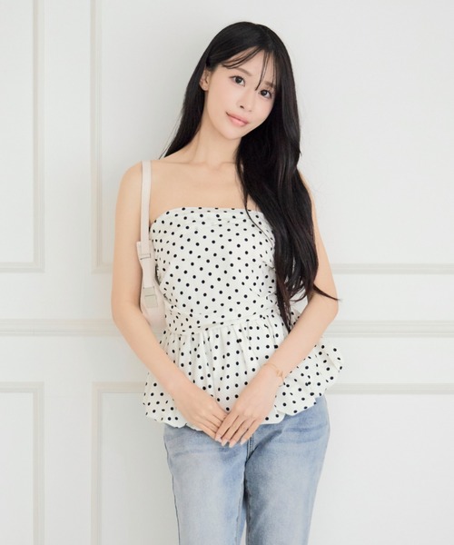 ALLuRing ChaRm(アリュリングチャーム)の「Dot Peplum Bandeau Top / ドットペプラムバンドゥトップ(チューブトップ・レディース・ブラック/ホワイト・FREE)」の5枚目の写真