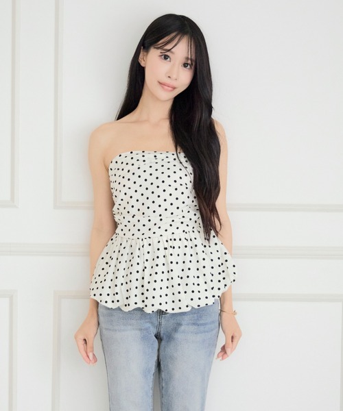 ALLuRing ChaRm(アリュリングチャーム)の「Dot Peplum Bandeau Top / ドットペプラムバンドゥトップ(チューブトップ・レディース・ブラック/ホワイト・FREE)」の3枚目の写真