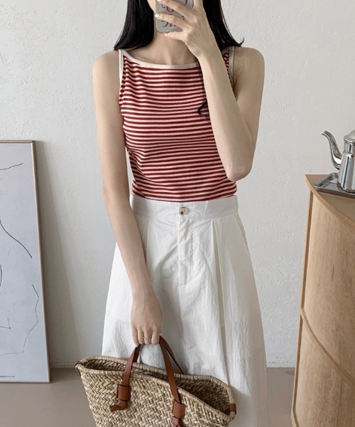 Aelina(エリナ)の「ボーダー柄ベスト(タンクトップ・レディース・ブラック/ネイビー/レッド・FREE)」の3枚目の写真