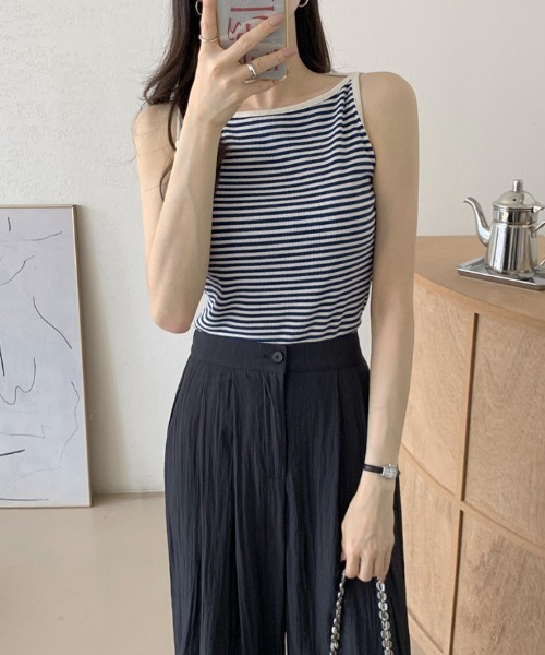 Aelina(エリナ)の「ボーダー柄ベスト(タンクトップ・レディース・ブラック/ネイビー/レッド・FREE)」の9枚目の写真