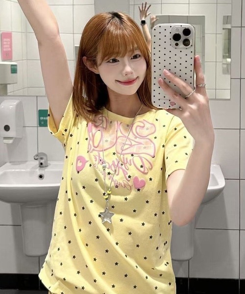 AsheKsha(アシクシャ)の「星柄とアルファベットのプリント半袖Tシャツ(Tシャツ/カットソー・レディース・イエロー・M)」の8枚目の写真