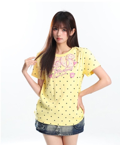 AsheKsha(アシクシャ)の「星柄とアルファベットのプリント半袖Tシャツ(Tシャツ/カットソー・レディース・イエロー・M)」の5枚目の写真