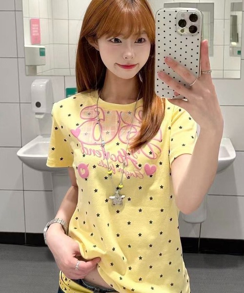 AsheKsha(アシクシャ)の「星柄とアルファベットのプリント半袖Tシャツ(Tシャツ/カットソー・レディース・イエロー・M)」の14枚目の写真