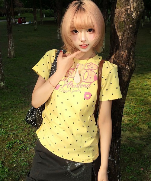 AsheKsha(アシクシャ)の「星柄とアルファベットのプリント半袖Tシャツ(Tシャツ/カットソー・レディース・イエロー・M)」の12枚目の写真