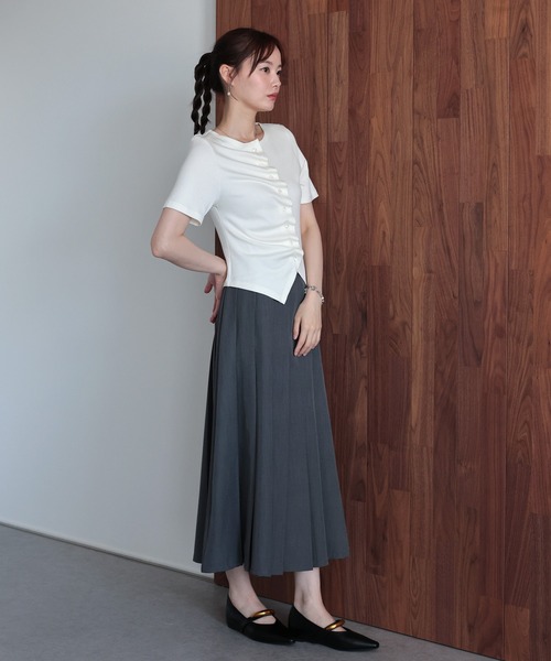 J by blue(ジェイバイブルー)の「《新色追加》フロントギャザーリブカットソー(Tシャツ/カットソー・レディース・ブラック/ブルー/オフホワイト/ブラウン・MEDIUM)」の12枚目の写真