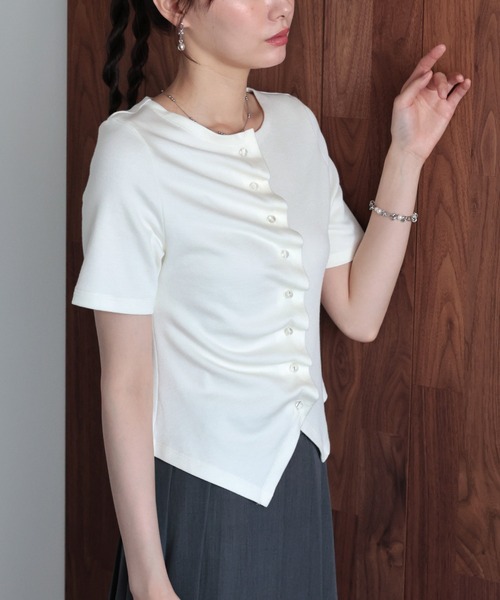 J by blue(ジェイバイブルー)の「《新色追加》フロントギャザーリブカットソー(Tシャツ/カットソー・レディース・ブラック/ブルー/オフホワイト/ブラウン・MEDIUM)」の9枚目の写真
