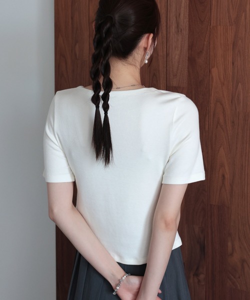 J by blue(ジェイバイブルー)の「《新色追加》フロントギャザーリブカットソー(Tシャツ/カットソー・レディース・ブラック/ブルー/オフホワイト/ブラウン・MEDIUM)」の10枚目の写真