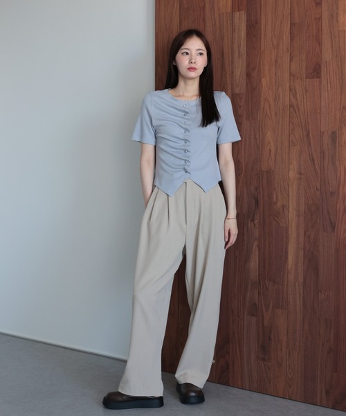 J by blue(ジェイバイブルー)の「《新色追加》フロントギャザーリブカットソー(Tシャツ/カットソー・レディース・ブラック/ブルー/オフホワイト/ブラウン・MEDIUM)」の19枚目の写真