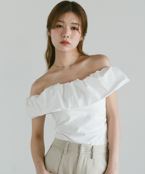 VANNIE U(ヴァニーユー)の「2wayフリルオフショルダーカットソー(バレッタ/ヘアクリップ・レディース・ピンク/ホワイト・FREE)」の5枚目の写真