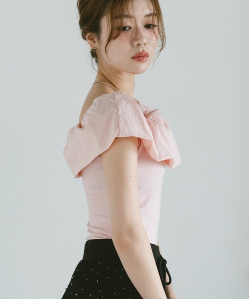 VANNIE U(ヴァニーユー)の「2wayフリルオフショルダーカットソー(バレッタ/ヘアクリップ・レディース・ピンク/ホワイト・FREE)」の9枚目の写真