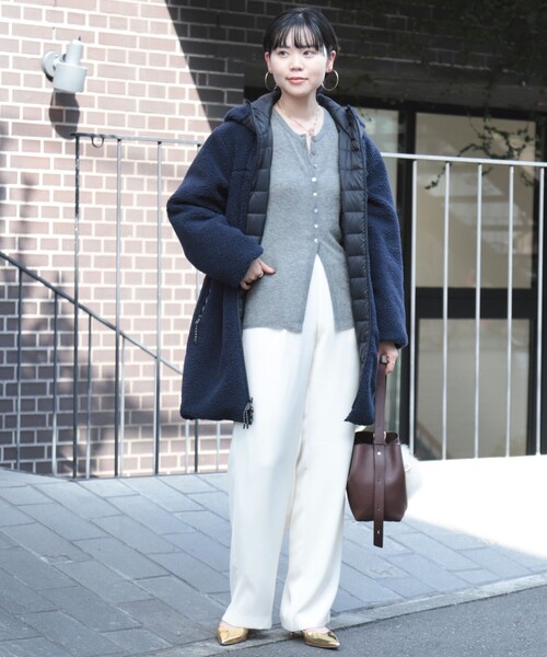 NOLLEY’S（ノーリーズ）の「【WEB＆一部店舗限定色アイテム】【TAION/タイオン】ボア×ダウンフードロング(リバーシブル)（ダウンジャケット/コート・レディース・ネイビー/ブラック/ライトグレー・S/M）」の22枚目の写真