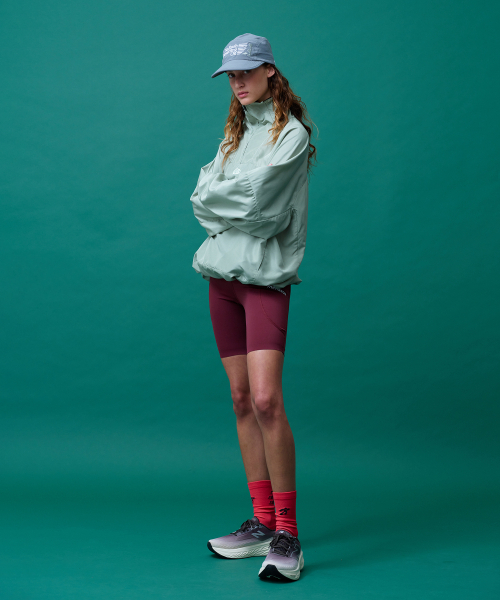 MENASOO(ミナス)の「Unisex Easy Move Half Zip_Mint(ナイロンジャケット・レディース・ミント・1/2)」の4枚目の写真