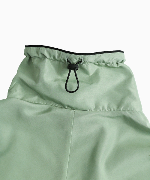 MENASOO(ミナス)の「Unisex Easy Move Half Zip_Mint(ナイロンジャケット・レディース・ミント・1/2)」の13枚目の写真
