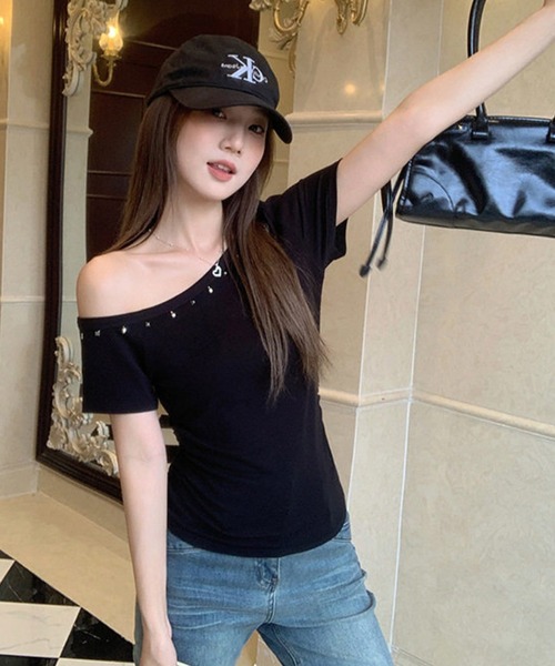 gossip!ロサンゼルス(ゴシップロサンゼルス)の「【Y2Kガーリー】 アンバランスショルダーTシャツ(Tシャツ/カットソー・レディース・ブラック/ホワイト・M)」の6枚目の写真