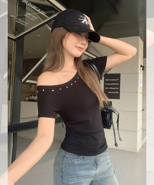 gossip!ロサンゼルス(ゴシップロサンゼルス)の「【Y2Kガーリー】 アンバランスショルダーTシャツ(Tシャツ/カットソー・レディース・ブラック/ホワイト・M)」の7枚目の写真