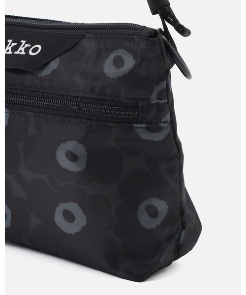 marimekko(マリメッコ)の「Unikko / Neat Crossbody S(ショルダーバッグ・レディース・ブラック・FREE)」の7枚目の写真