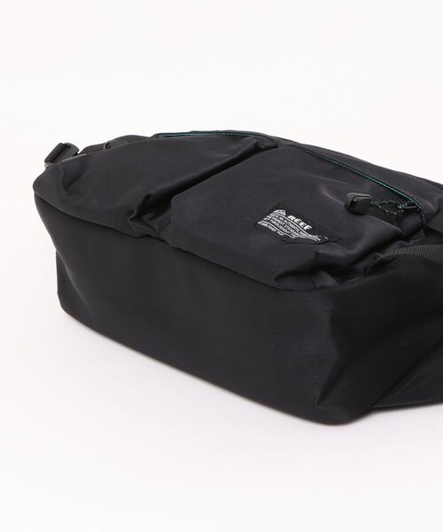 REEF(リーフ)の「REEF メンズ REEF BODY BAG ボディバッグ 【2026年秋冬モデル】/リーフウエストポーチ(ボディバッグ/ウエストポーチ・メンズ・ライトグレー/ブラック・FREE)」の4枚目の写真