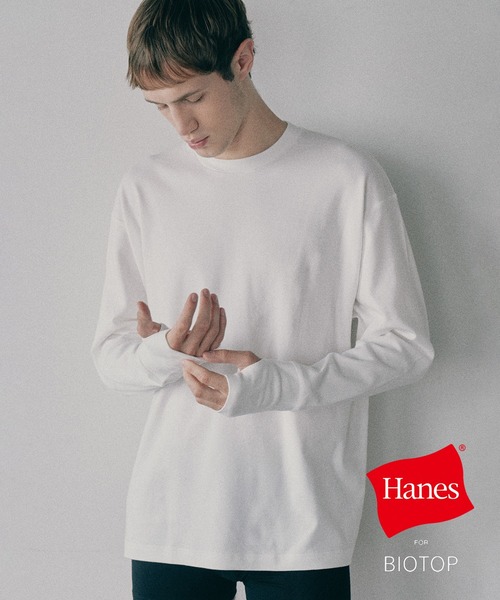 BIOTOP（ビオトープ）の「【Hanes for BIOTOP】NEW Comfort Crew Neck Pullover with Thumbhole（Tシャツ/カットソー・メンズ・ホワイト/ブラック/ダークブラウン・S/M/L/XL）」の2枚目の写真
