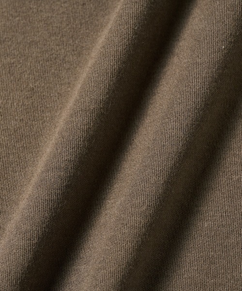 BIOTOP（ビオトープ）の「【Hanes for BIOTOP】NEW Comfort Crew Neck Pullover with Thumbhole（Tシャツ/カットソー・メンズ・ホワイト/ブラック/ダークブラウン・S/M/L/XL）」の14枚目の写真