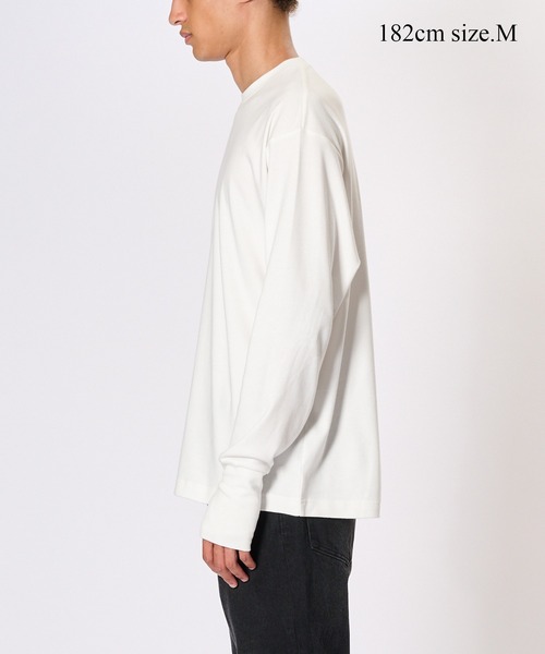 BIOTOP（ビオトープ）の「【Hanes for BIOTOP】NEW Comfort Crew Neck Pullover with Thumbhole（Tシャツ/カットソー・メンズ・ホワイト/ブラック/ダークブラウン・S/M/L/XL）」の17枚目の写真