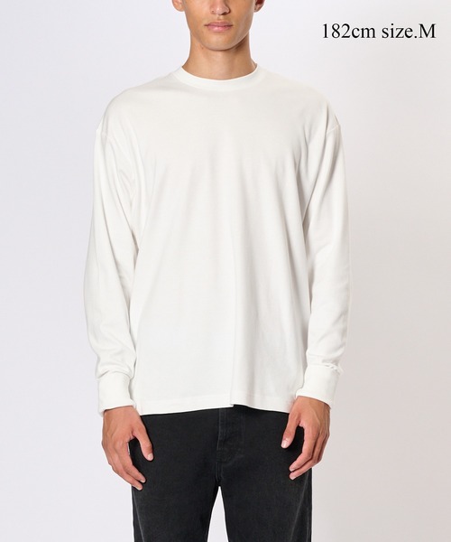 BIOTOP（ビオトープ）の「【Hanes for BIOTOP】NEW Comfort Crew Neck Pullover with Thumbhole（Tシャツ/カットソー・メンズ・ホワイト/ブラック/ダークブラウン・S/M/L/XL）」の19枚目の写真