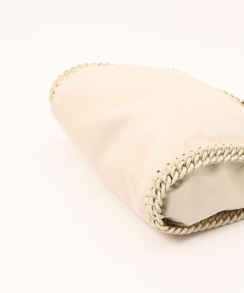 STELLA McCARTNEY(ステラマッカートニー)の「Falabella Mini Tote Bag / ファラベラ ミニ エナメル トートバッグ(ショルダーバッグ・レディース・ベージュ・ONE SIZE)」の3枚目の写真