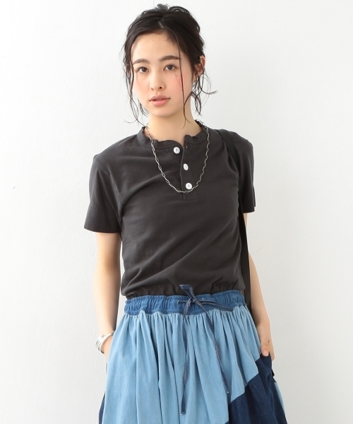 Healthknit（ヘルスニット）の「【FUDGE5月号掲載】Healthknit / ヘンリーネック ショートスリーブ（Tシャツ/カットソー・レディース・ホワイト/ナチュラル/チャコールグレー・ONE SIZE）」の4枚目の写真