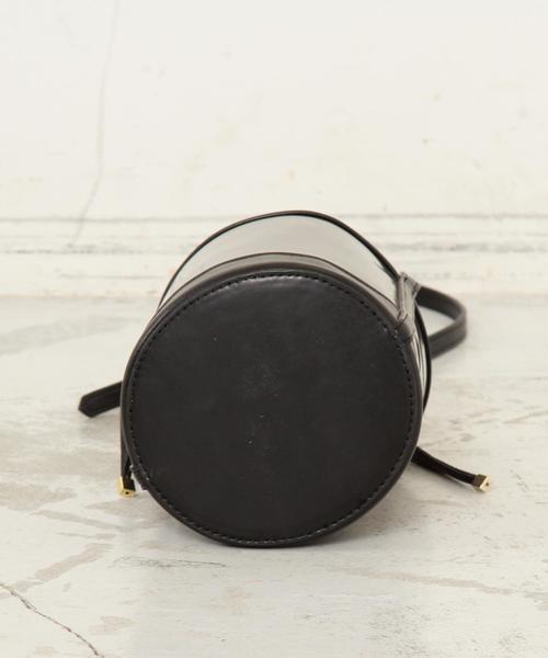 BEAUTY&YOUTH UNITED ARROWS（ビューティーアンドユースユナイテッドアローズ）の「BY∴ ビニールボトルショルダーバッグ ◆（ショルダーバッグ・レディース・ブラック/ベージュ・FREE）」の3枚目の写真