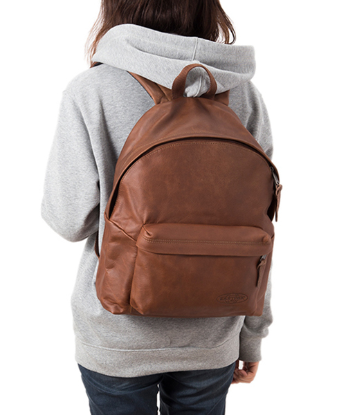 eastpak レザーバックパック EASTPAK（イーストパック ）の「PADDED PAK'R LEATHER INK 17SS