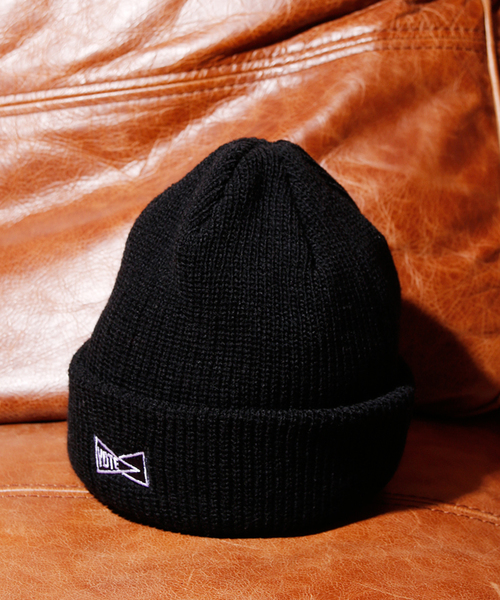VOTE MAKE NEW CLOTHES(ボートメイクニュークローズ)の「VOTE MAKE NEW CLOTHES VOTE SIDE LOGO BEANIE(ニットキャップ/ビーニー・メンズ・レッド/ブラック・FREE)」の1枚目の写真