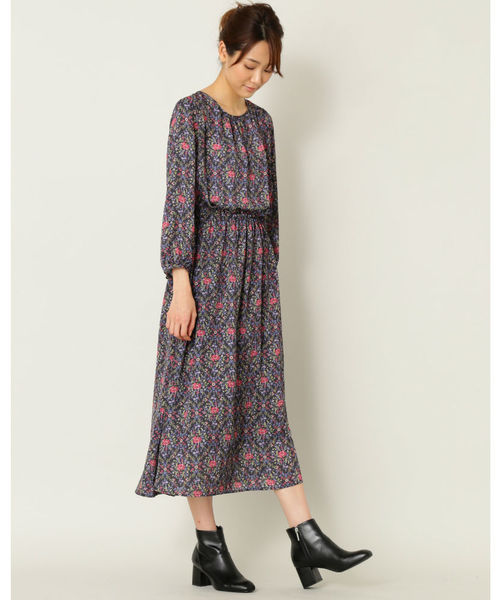 NATURAL BEAUTY BASIC（ナチュラルビューティーベーシック）の「アンティークフラワープリントミディワンピース（ワンピース・レディース・ブラック系その他/ブルー系その他・MEDIUM/SMALL）」の2枚目の写真
