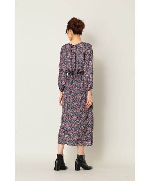 NATURAL BEAUTY BASIC（ナチュラルビューティーベーシック）の「アンティークフラワープリントミディワンピース（ワンピース・レディース・ブラック系その他/ブルー系その他・MEDIUM/SMALL）」の5枚目の写真