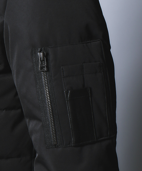 5351 POUR LES HOMMES(ゴーサンゴーイチプールオム)の「コンビネーションショートダウンブルゾン(ダウンジャケット/コート・メンズ・ブラック/ネイビー・44/46/48/50)」の19枚目の写真