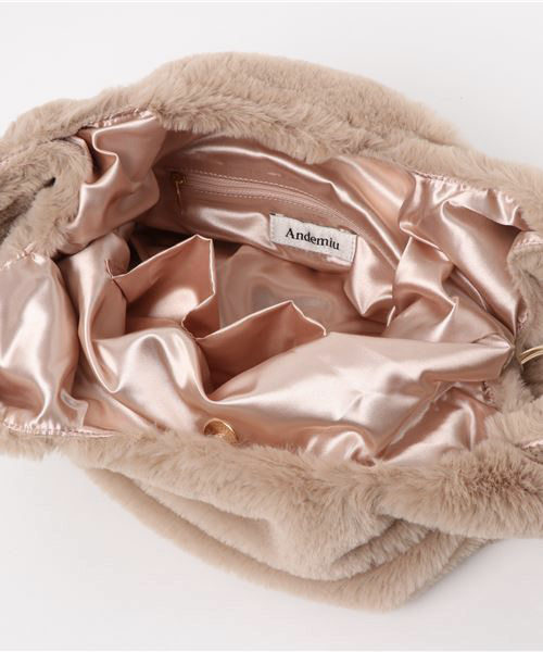 Andemiu（アンデミュウ）の「【ベージュWEB限定】エコファー２ＷＡＹバッグ776868（トートバッグ・ライトブルー/ベージュ/グレー/ピンク・FREE）」の9枚目の写真