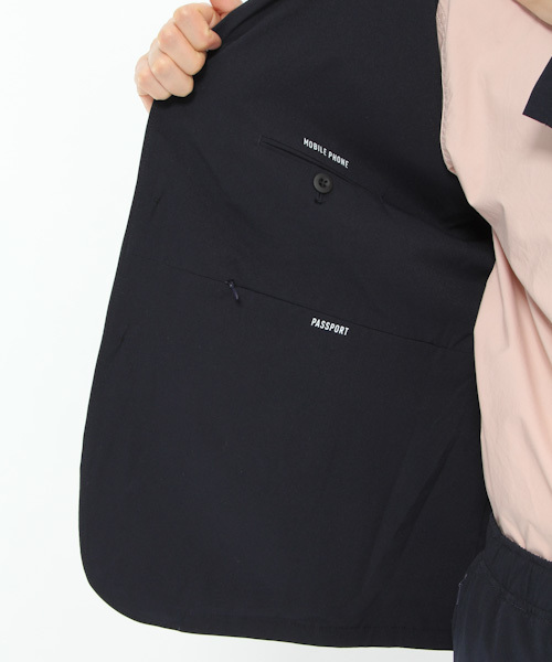 LAKOLE(ラコレ)の「【2WAYストレッチ】ストレージジャケット / LAKOLE(ナイロンジャケット・メンズ・ブラック/ネイビー・LARGE/MEDIUM/SMALL)」の13枚目の写真