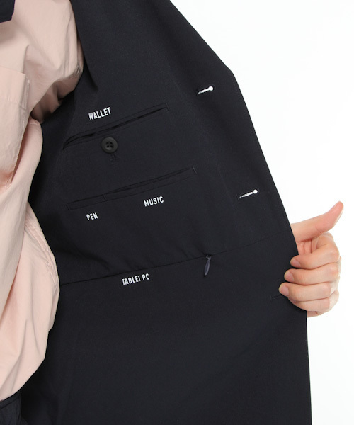 LAKOLE(ラコレ)の「【2WAYストレッチ】ストレージジャケット / LAKOLE(ナイロンジャケット・メンズ・ブラック/ネイビー・LARGE/MEDIUM/SMALL)」の16枚目の写真