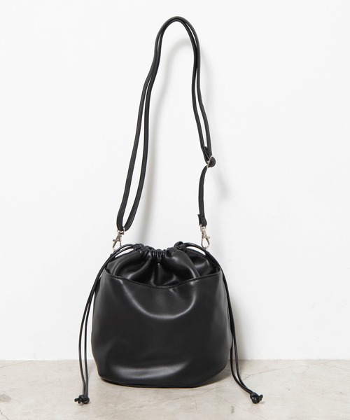 WEGO（ウィゴー）の「WEGO/シンセティックレザー2WAY巾着バッグ（ショルダーバッグ・メンズ・グレー/ブラック・FREE）」の15枚目の写真