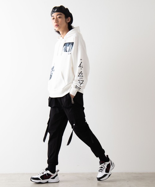WEGO(ウィゴー)の「WEGO/Photoビッグシルエットプルパーカー(パーカー・メンズ・ホワイト/ブラック・MEDIUM/LARGE)」の4枚目の写真